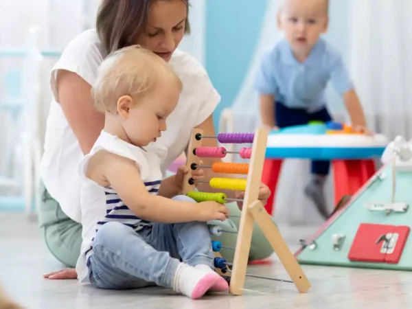 Crédit d'impôts pour garde d'enfant. @Adobe