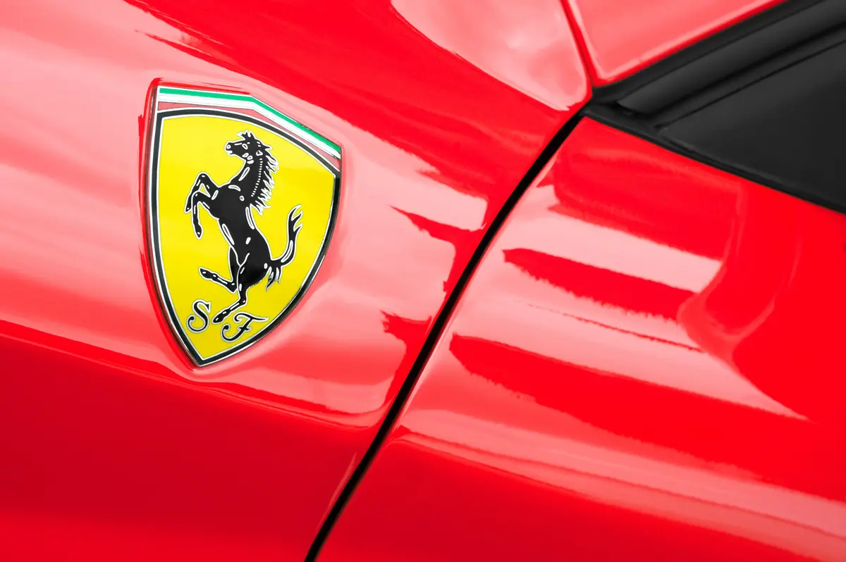 La première voiture électrique de Ferrari va bientôt sortir et devrait coûter au minimum 500 000€