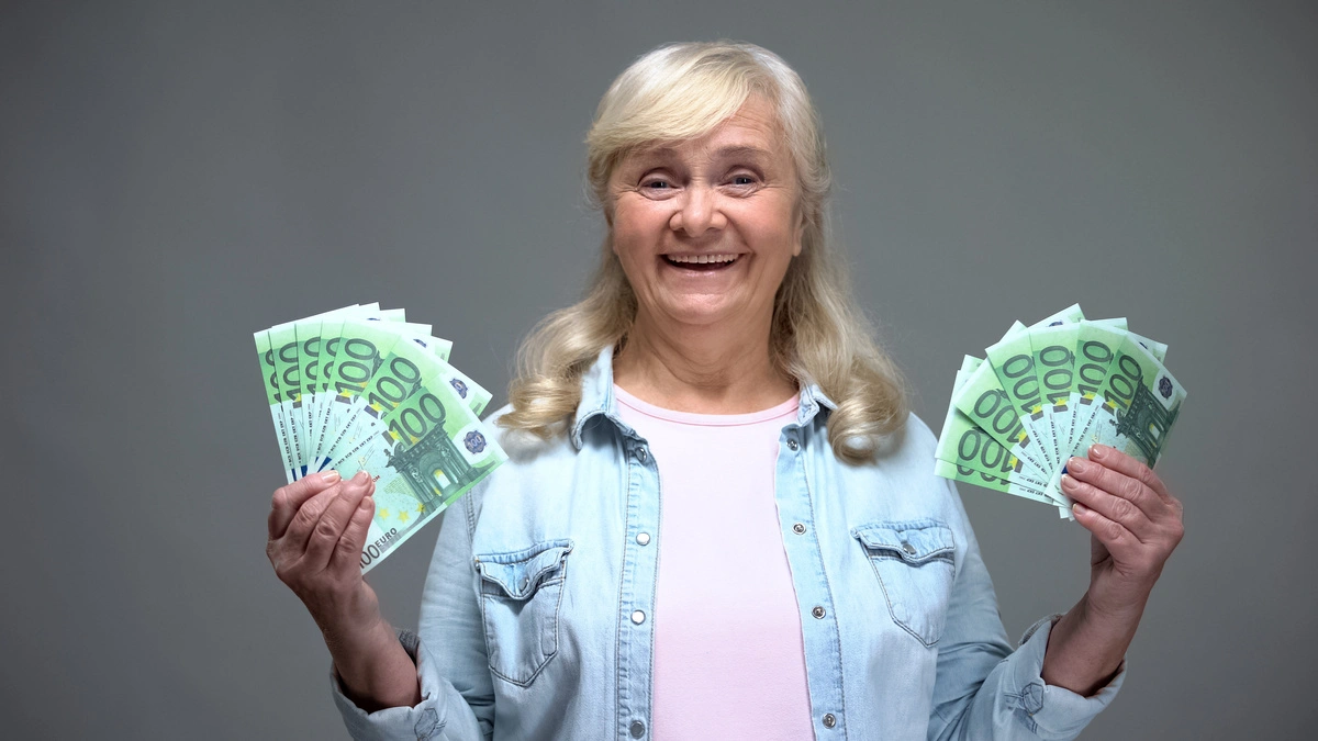 argent retraité heureux
