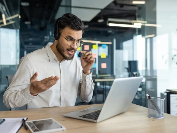 t&eacute;l&eacute;op&eacute;rateur inquiet