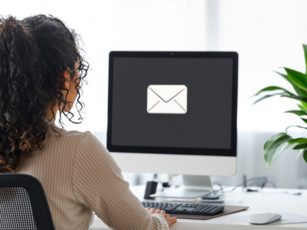 Bureau-email-reception