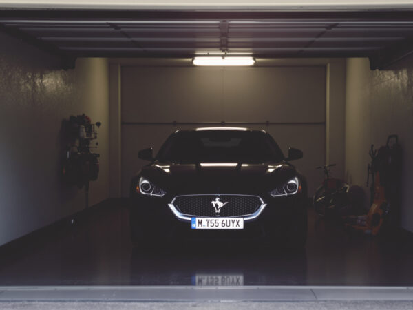 voiture_garage_ferm&eacute;