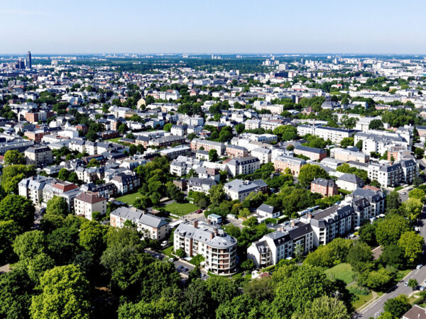Vue a&eacute;rienne d'immeubles &agrave; Angers