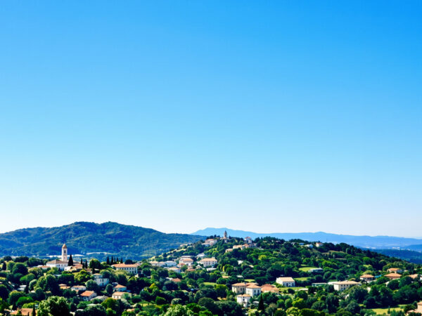 village_proven&ccedil;al_colline