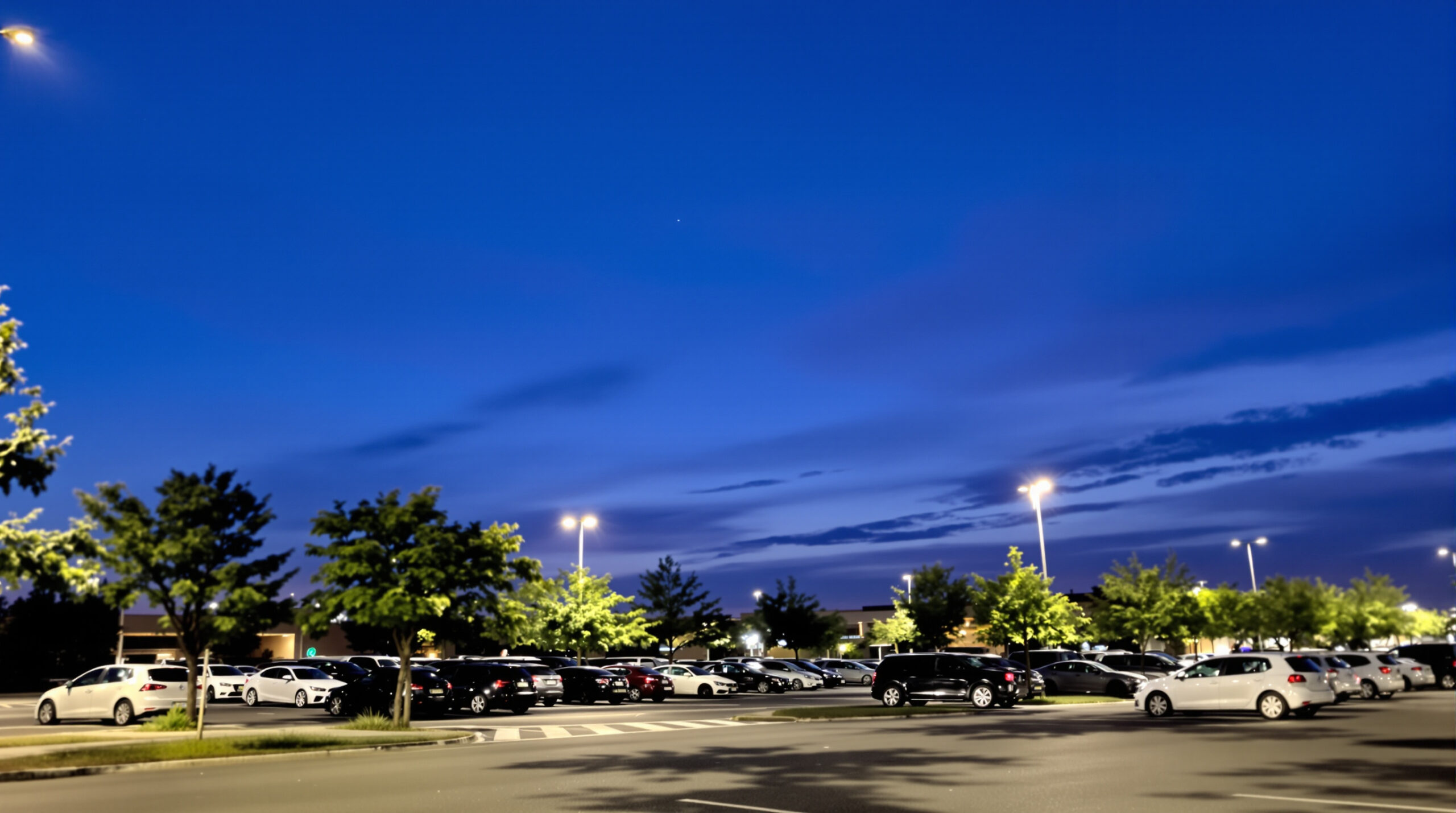Parking-supermarche-ensoleille
