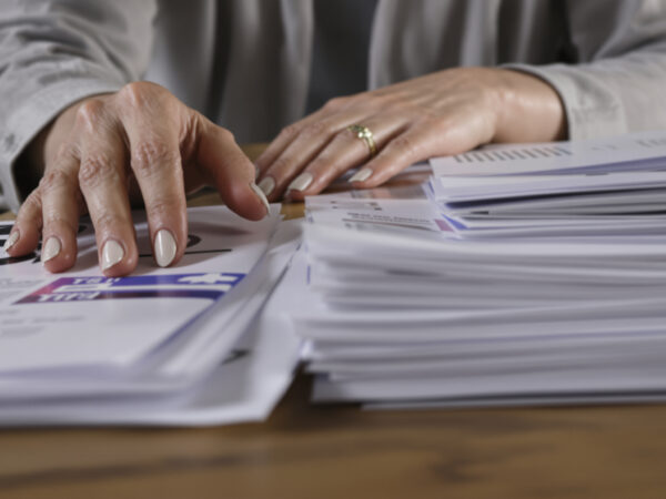 retraite-documents-silhouette