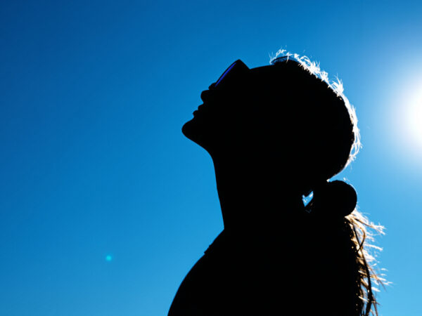 silhouette_femme_lunettes_&eacute;clipse