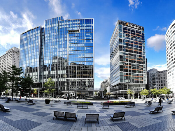 centre_financier_lumineux_bancs